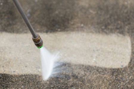 Baiting hollow pressure washing